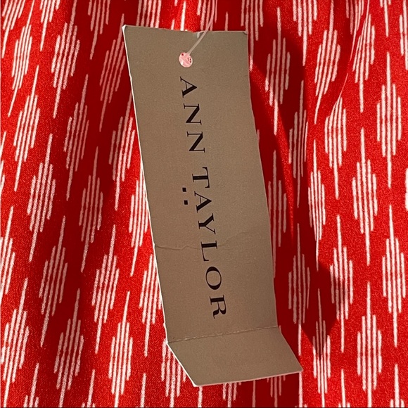 Ann Taylor White Sleeveless Blouse with Geometric Pattern - Picture 7 of 7